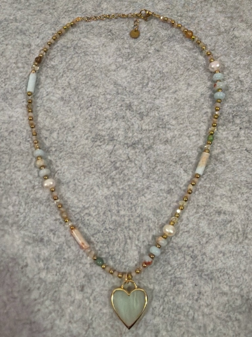 Gold plated natural stone Beaded Necklace with jade Heart Pendant.